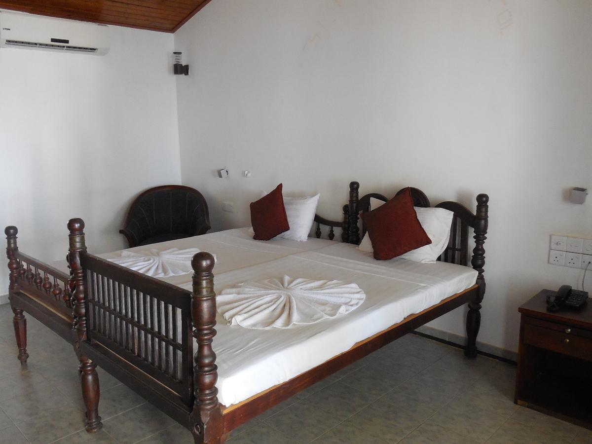 Miltons Beach Resort Unawatuna Exterior foto