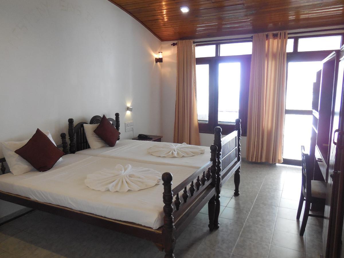 Miltons Beach Resort Unawatuna Exterior foto