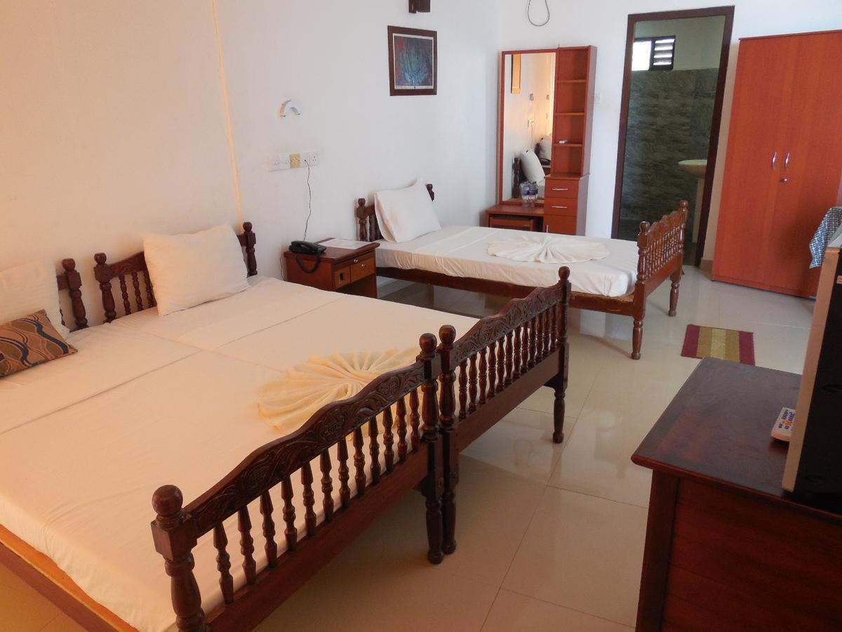 Miltons Beach Resort Unawatuna Exterior foto