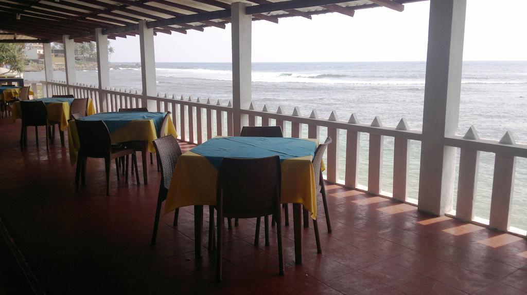 Miltons Beach Resort Unawatuna Exterior foto