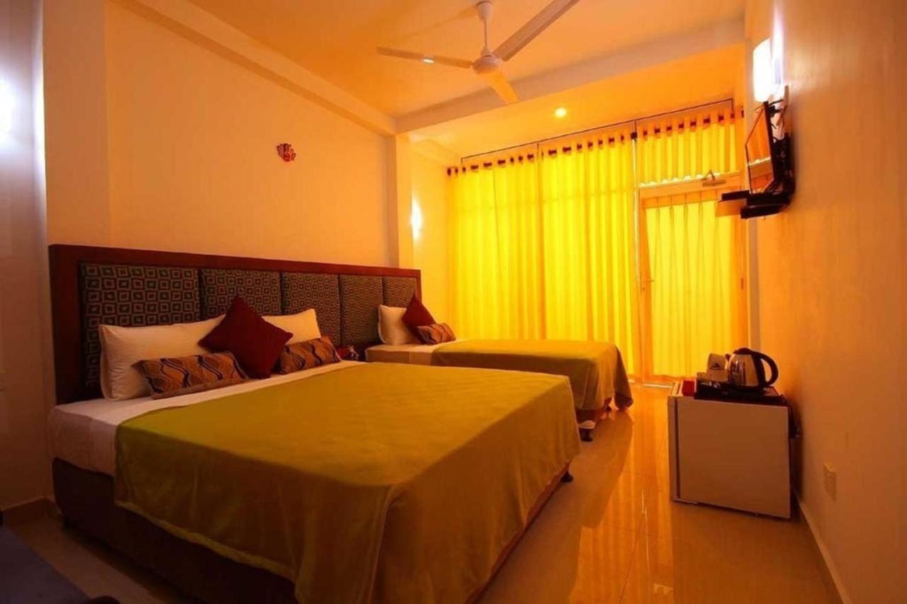 Miltons Beach Resort Unawatuna Exterior foto